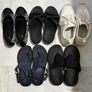 Vionic Black and Navy Sandals Collection